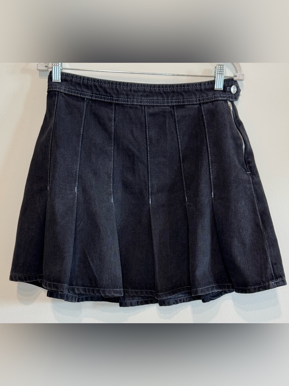 NEW Free People Black Wash Pleated Denim Mini Skirt Contrast Stitch Size 26